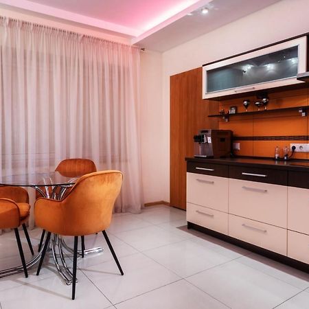Premium Jacuzzi Apartment Клайпеда Экстерьер фото