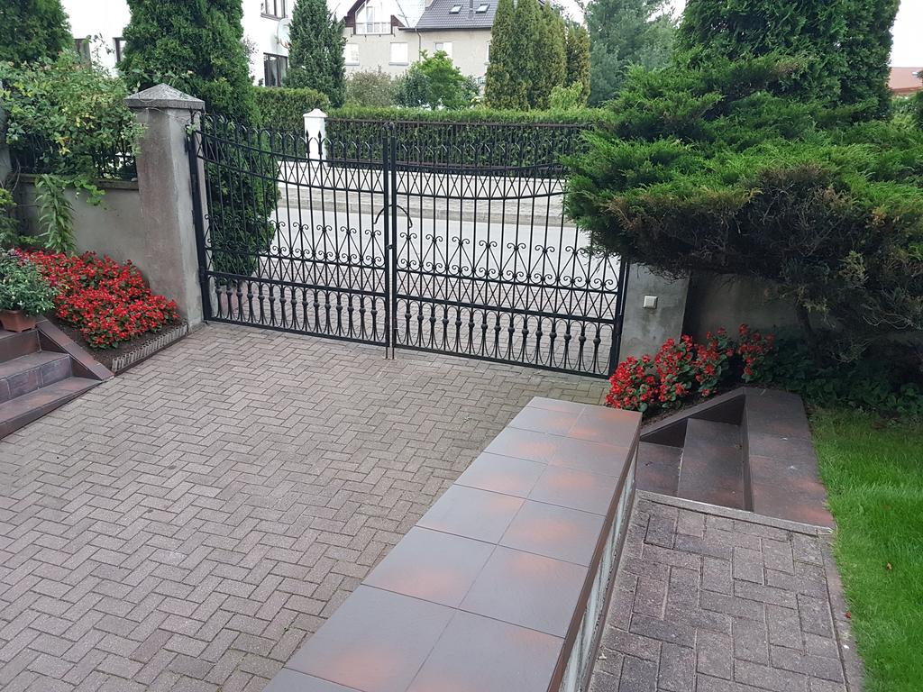 Premium Jacuzzi Apartment Клайпеда Экстерьер фото